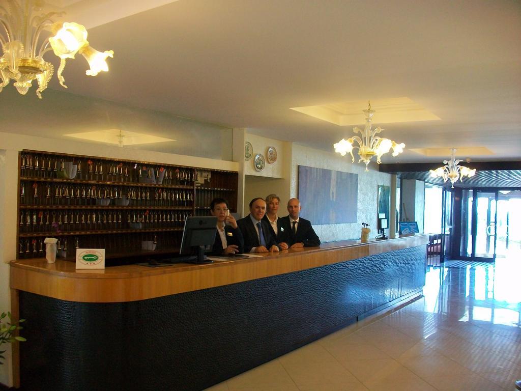 Hotel Caravelle&Minicaravelle Lido di Jesolo Exterior foto