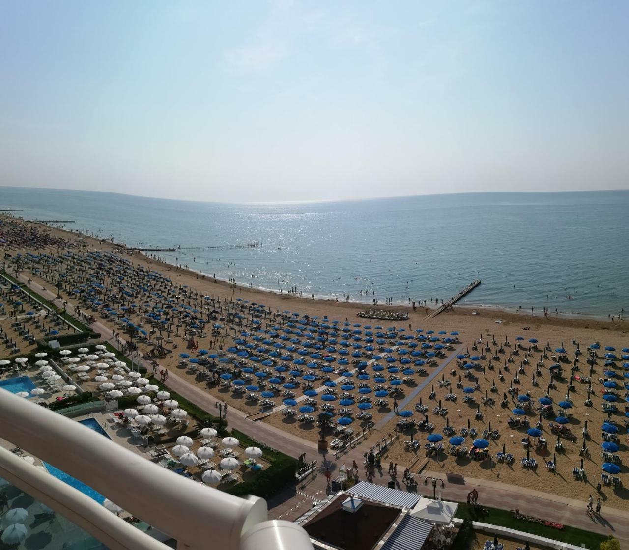 Hotel Caravelle&Minicaravelle Lido di Jesolo Exterior foto